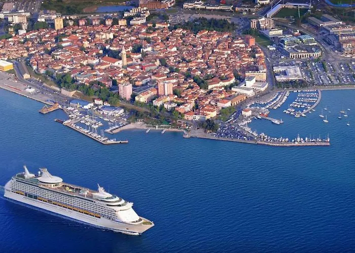 Blue Casa アパート